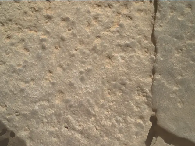 Sol 4035: Mars Hand Lens Imager (MAHLI)