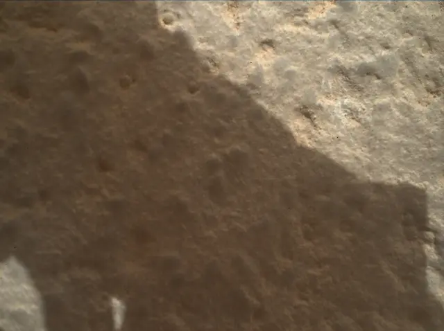 Sol 4035: Mars Hand Lens Imager (MAHLI)
