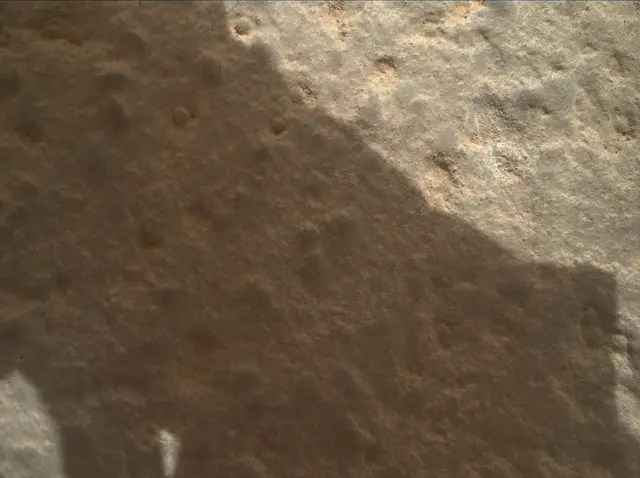 Sol 4035: Mars Hand Lens Imager (MAHLI)