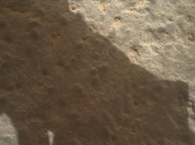 Sol 4035: Mars Hand Lens Imager (MAHLI)