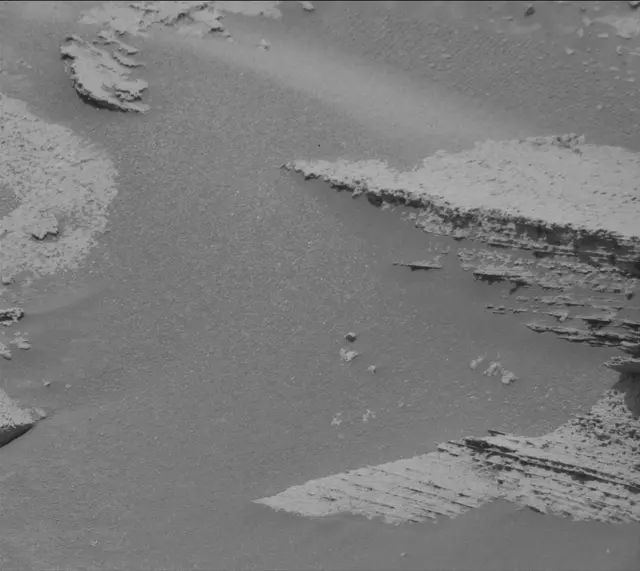 Sol 4037: Mast Camera (Mastcam)