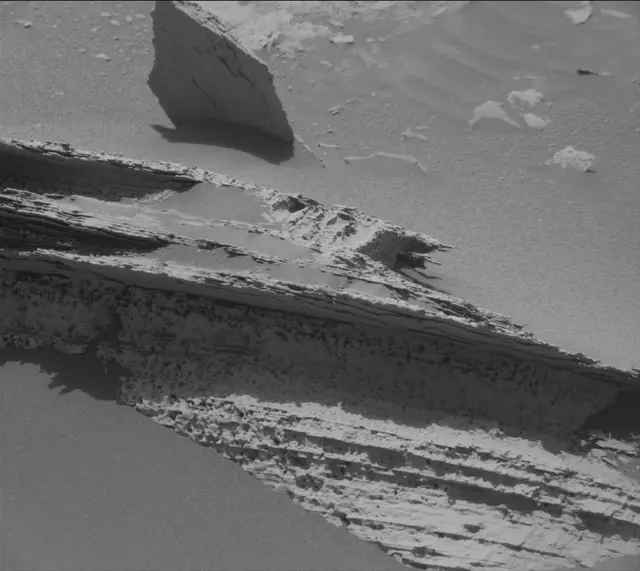 Sol 4037: Mast Camera (Mastcam)