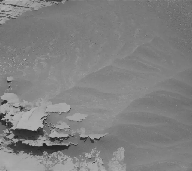 Sol 4037: Mast Camera (Mastcam)
