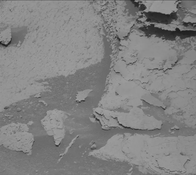 Sol 4037: Mast Camera (Mastcam)