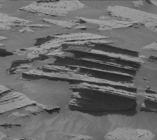 Sol 4037: Mast Camera (Mastcam)