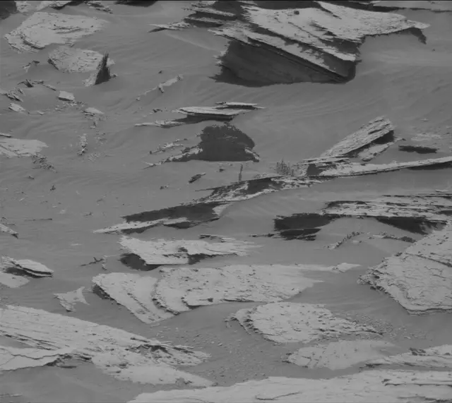 Sol 4037: Mast Camera (Mastcam)