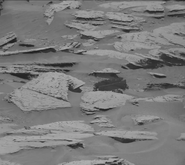 Sol 4037: Mast Camera (Mastcam)