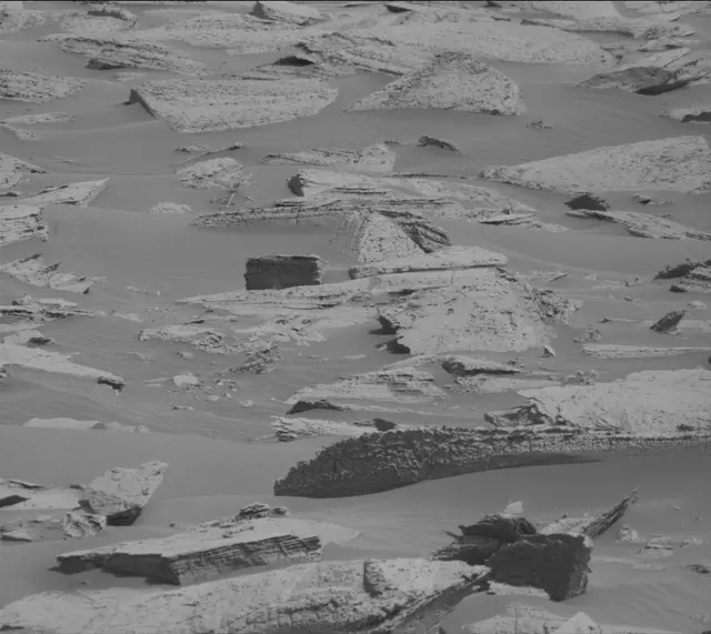 Sol 4037: Mast Camera (Mastcam)