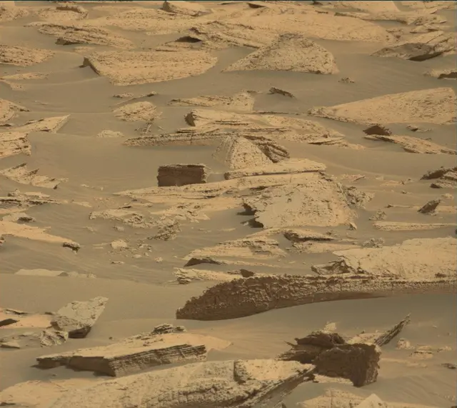 Sol 4037: Mast Camera (Mastcam)