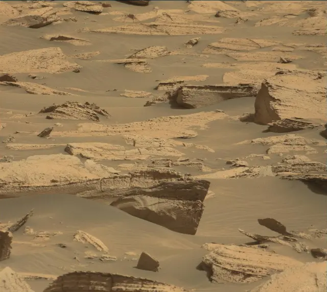 Sol 4037: Mast Camera (Mastcam)