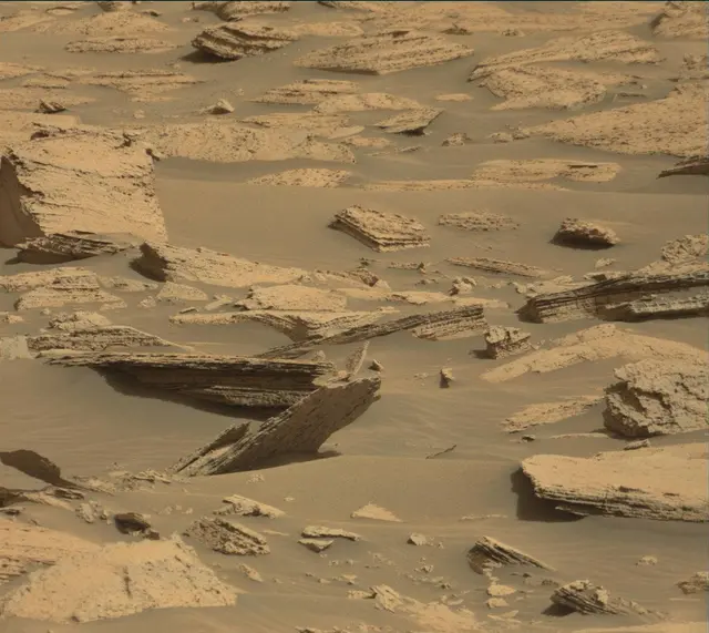 Sol 4037: Mast Camera (Mastcam)