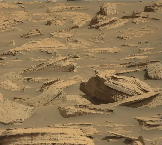 Sol 4037: Mast Camera (Mastcam)
