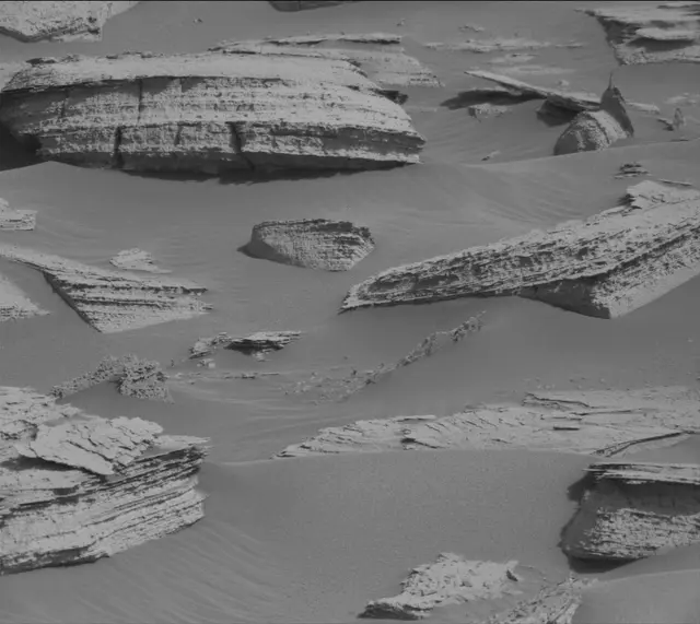 Sol 4037: Mast Camera (Mastcam)