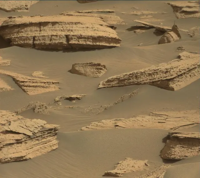 Sol 4037: Mast Camera (Mastcam)