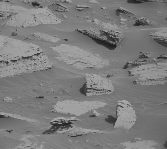 Sol 4037: Mast Camera (Mastcam)