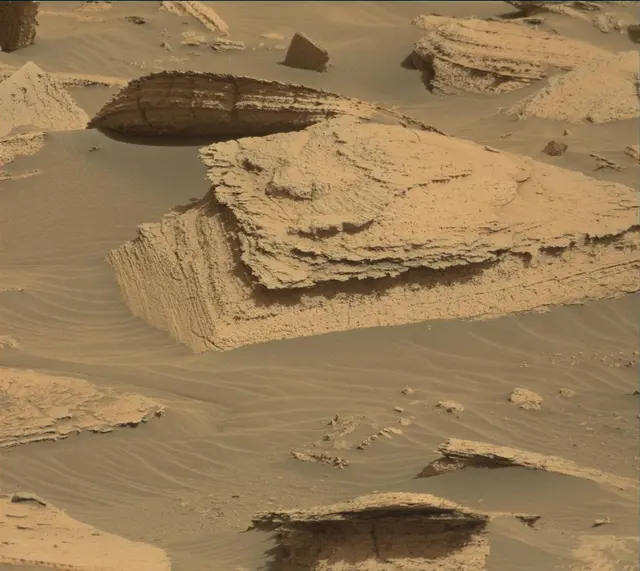 Sol 4037: Mast Camera (Mastcam)