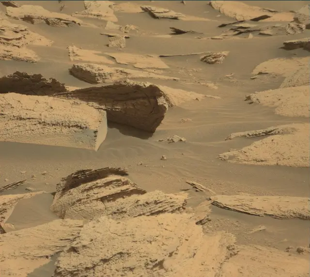 Sol 4037: Mast Camera (Mastcam)