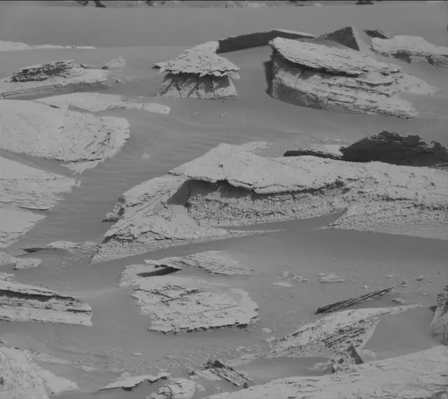 Sol 4037: Mast Camera (Mastcam)