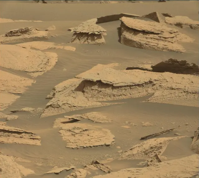 Sol 4037: Mast Camera (Mastcam)