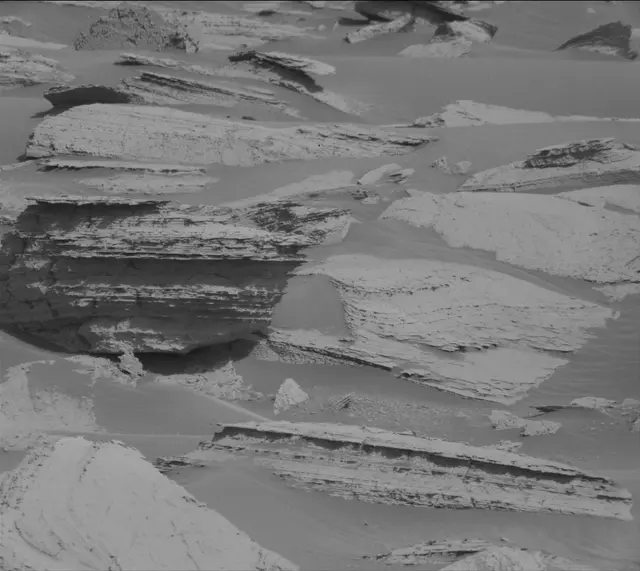 Sol 4037: Mast Camera (Mastcam)