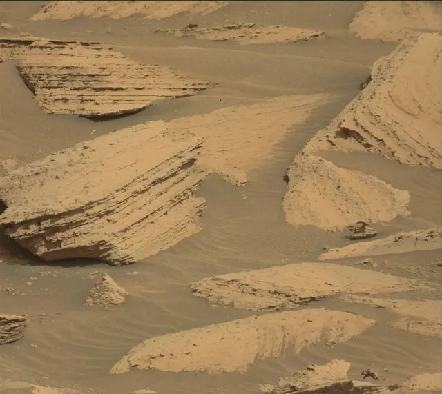 Sol 4037: Mast Camera (Mastcam)
