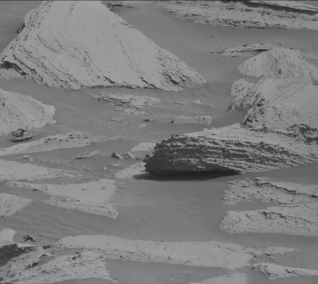 Sol 4037: Mast Camera (Mastcam)