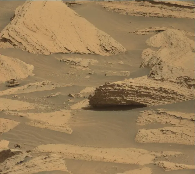Sol 4037: Mast Camera (Mastcam)