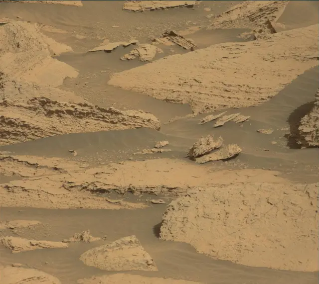 Sol 4037: Mast Camera (Mastcam)