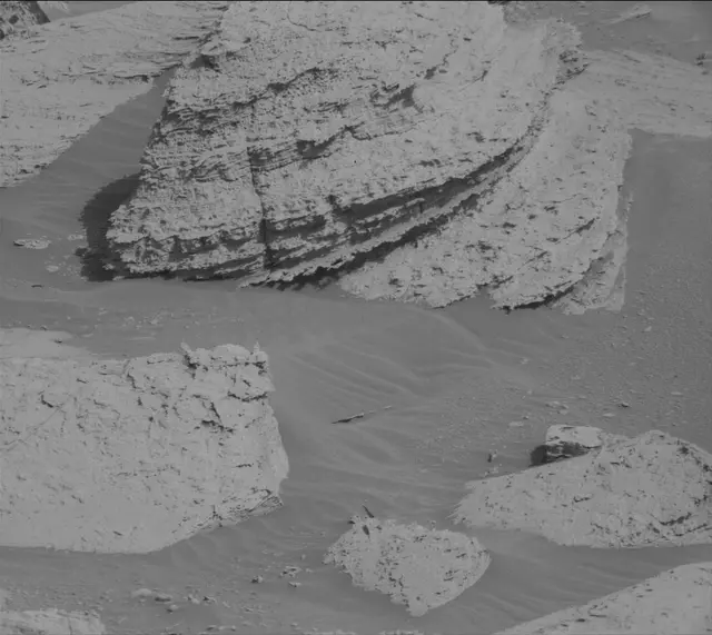 Sol 4037: Mast Camera (Mastcam)
