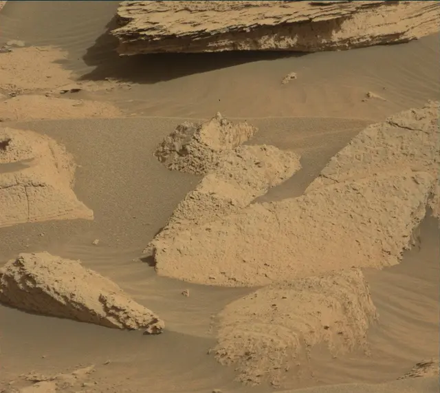 Sol 4037: Mast Camera (Mastcam)