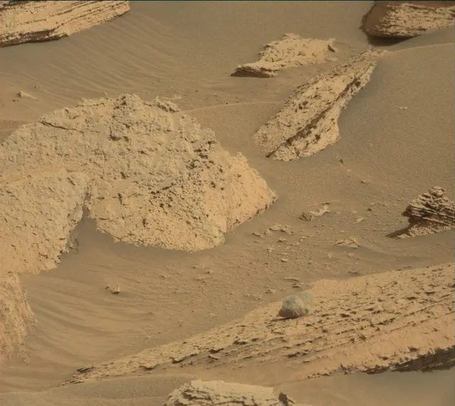 Sol 4037: Mast Camera (Mastcam)