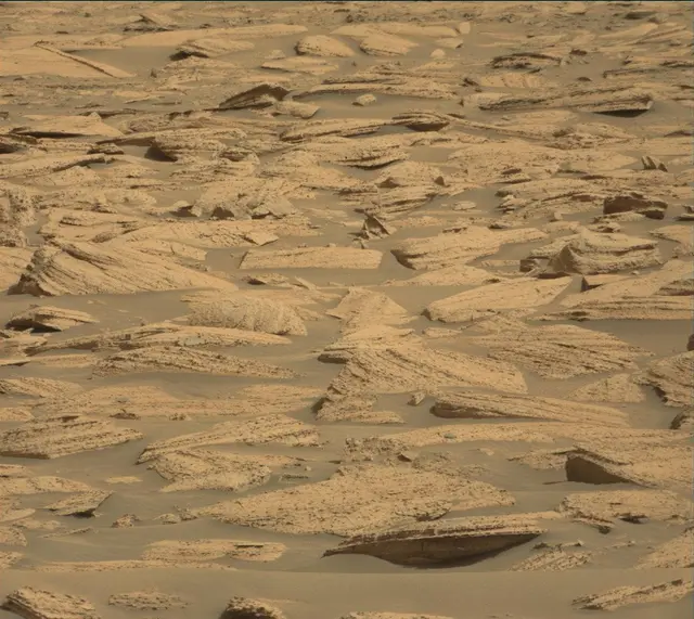 Sol 4037: Mast Camera (Mastcam)