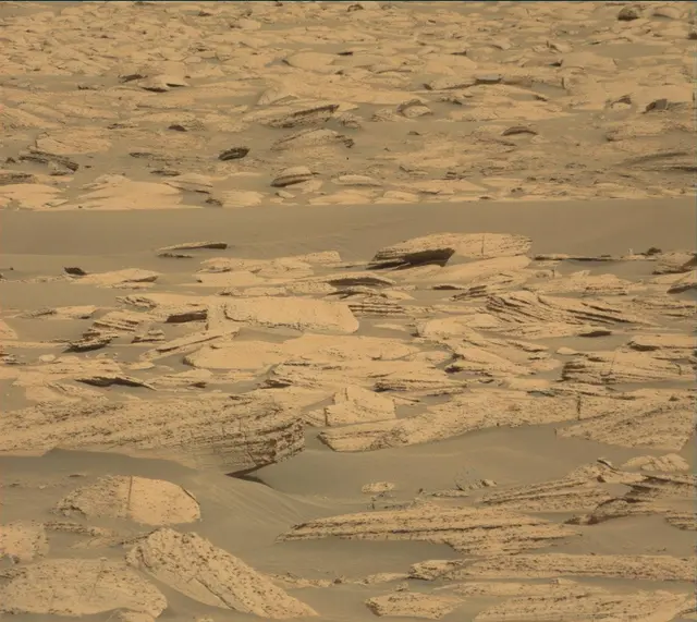 Sol 4037: Mast Camera (Mastcam)
