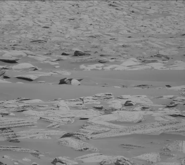 Sol 4037: Mast Camera (Mastcam)