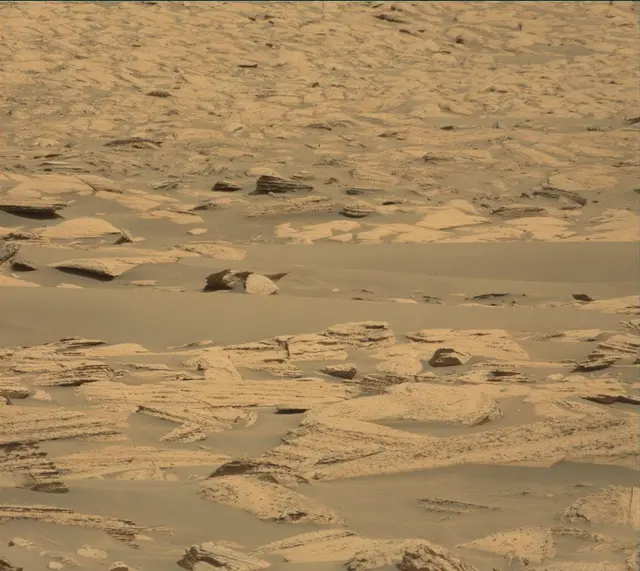 Sol 4037: Mast Camera (Mastcam)