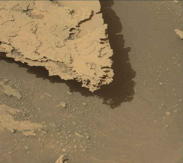 Sol 4037: Mast Camera (Mastcam)