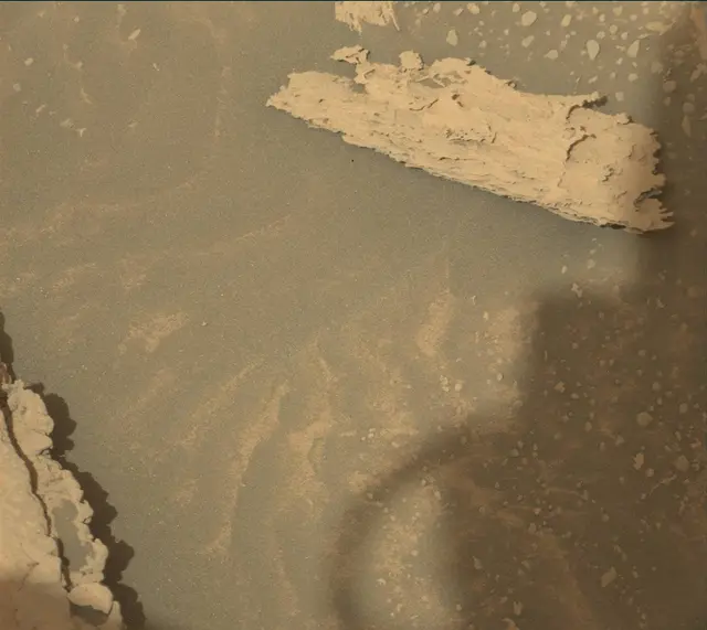 Sol 4037: Mast Camera (Mastcam)