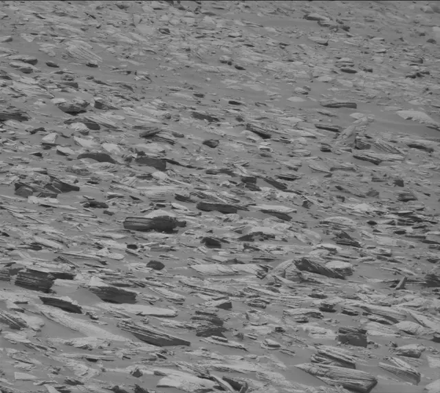 Sol 4039: Mast Camera (Mastcam)