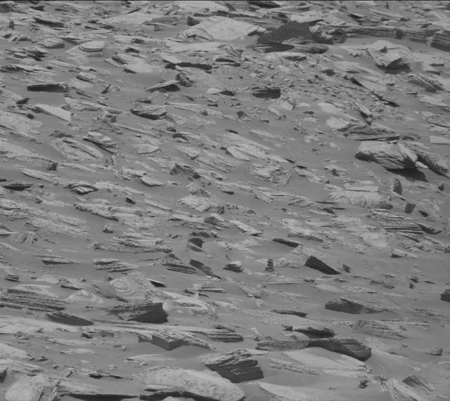 Sol 4039: Mast Camera (Mastcam)