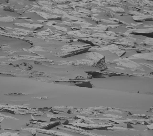 Sol 4039: Mast Camera (Mastcam)