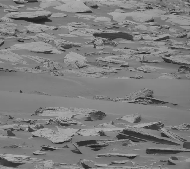 Sol 4039: Mast Camera (Mastcam)