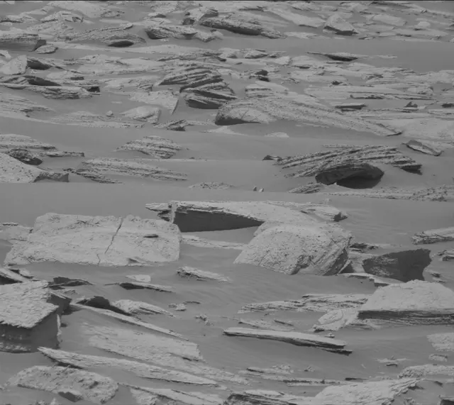 Sol 4039: Mast Camera (Mastcam)