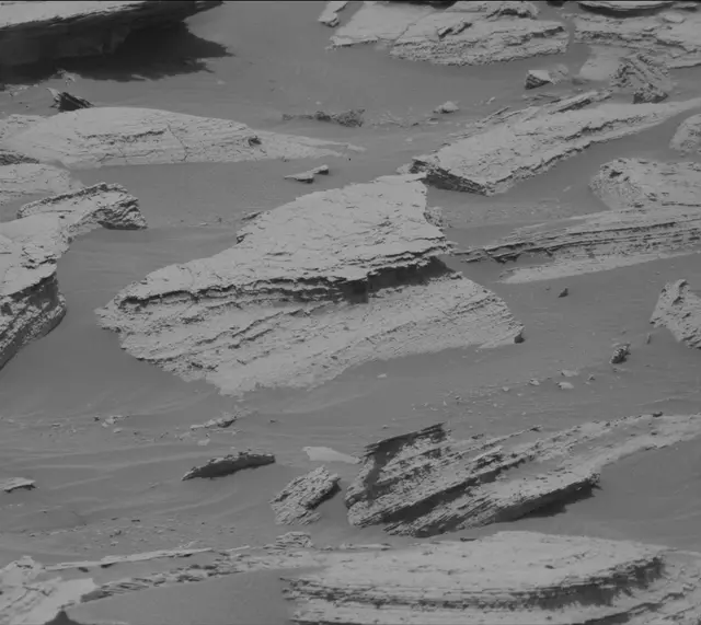 Sol 4039: Mast Camera (Mastcam)