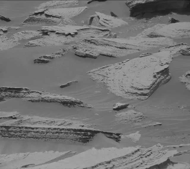 Sol 4039: Mast Camera (Mastcam)