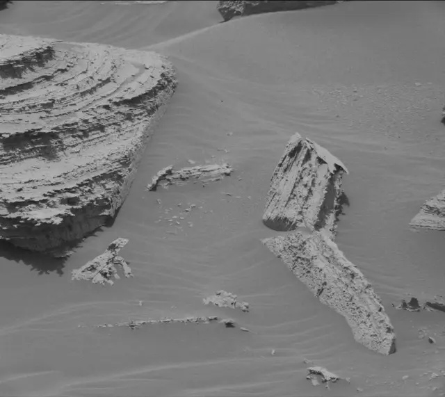 Sol 4039: Mast Camera (Mastcam)
