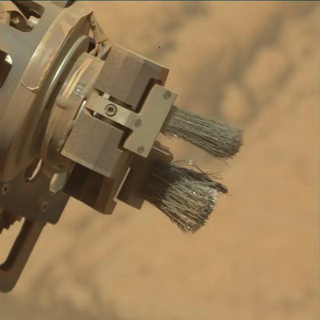 Sol 4039: Mast Camera (Mastcam)