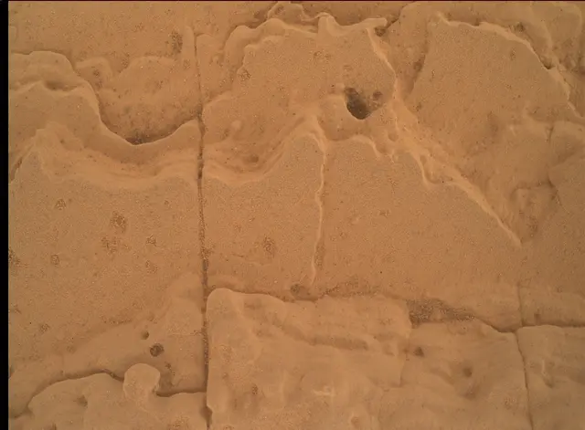 Sol 4039: Mars Hand Lens Imager (MAHLI)