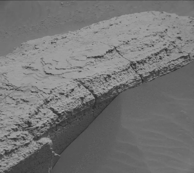 Sol 4040: Mast Camera (Mastcam)