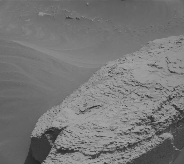 Sol 4040: Mast Camera (Mastcam)