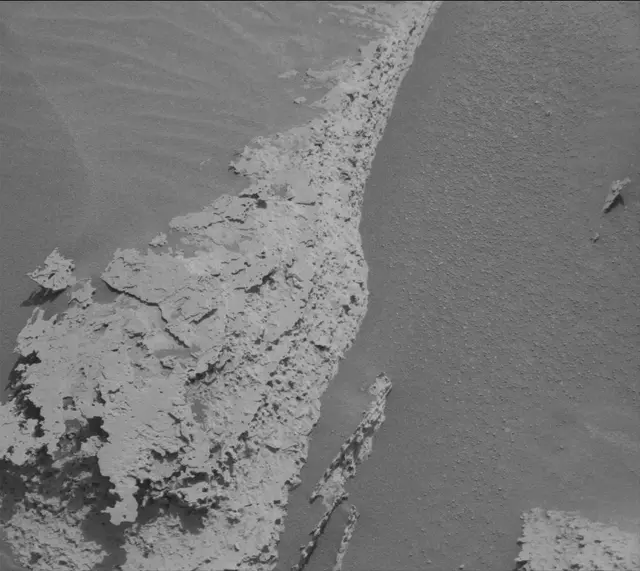 Sol 4040: Mast Camera (Mastcam)